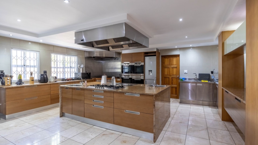 7 Bedroom Property for Sale in Constantia Western Cape
